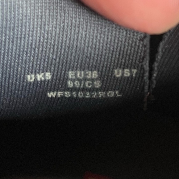 Hunter dark gray short ankle rain boots with adjustable side strap. Size 7 NWOT - Picture 7 of 7